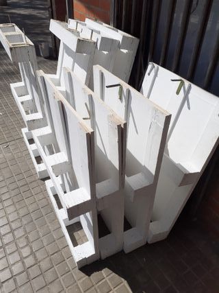 Sofá de palets blancos de madera
