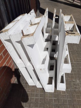 Sofá de palets blancos de madera