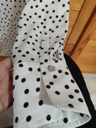 Camisa Cortefiel lunares blanca y negra