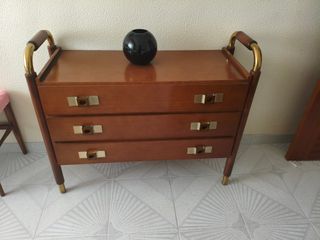 Cómoda vintage con espejo