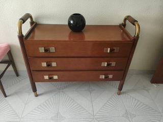 Cómoda vintage con espejo