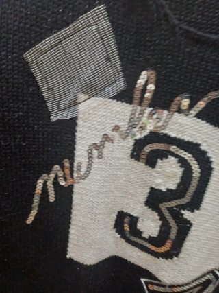 Maglietta nera con numero 3 e paillettes