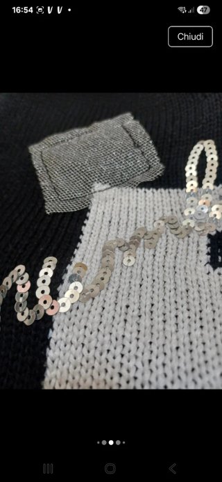 Maglietta nera con numero 3 e paillettes
