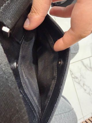 Bandolera Guess Negra Hombre