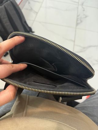 Bandolera Guess Negra Hombre