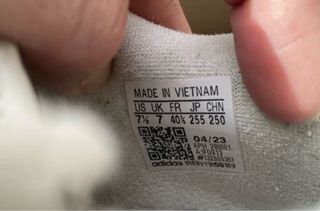 Deportivas Adidas Beige y Blancas