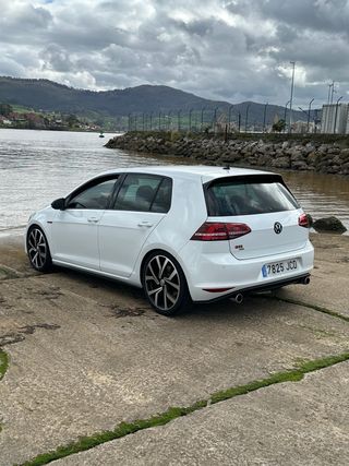 Volkswagen Golf GTI PERFORMANCE