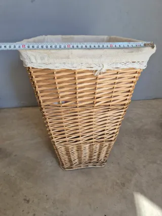 Cesto de mimbre ropa decoración antiguo