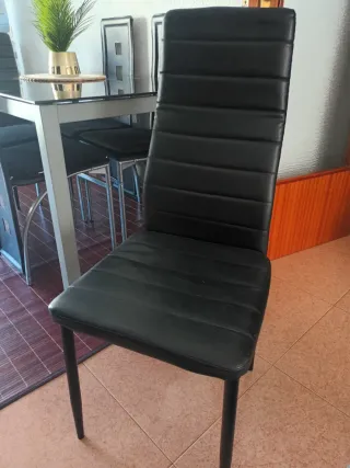 4 Sillas Negras Diseño Moderno