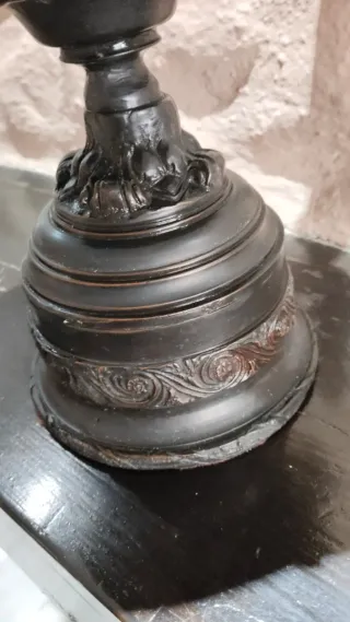 Pieza metal decorativa cara antigua