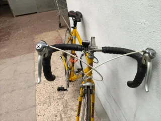 Bicicleta Bianchi Amarilla Retro llantas ares