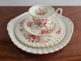 Royal Albert Flores do Mês - Peças de Chá