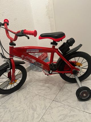 Bicicleta infantil roja de los cars 5-7años nueva