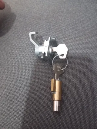 Cerradura Vespa 200 DN, DS, CL Nuevas marca zadi