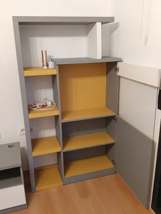 Mueble TV y aparador salón gris y amarillo