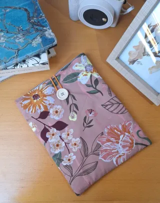 Funda libro papel / tablet flores y vichy