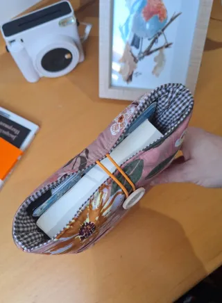 Funda libro papel / tablet flores y vichy