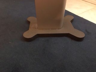 Preciosos pies para altavoces grises de metal