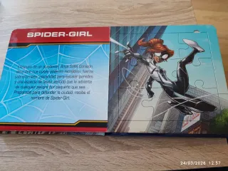 Libro puzzle Spiderman y amigos