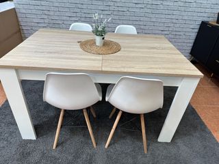 Mesa extensible + 4 sillas