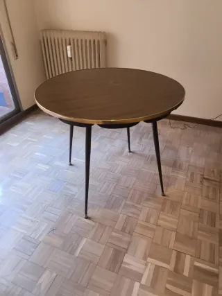 Mesa redonda madera y metal