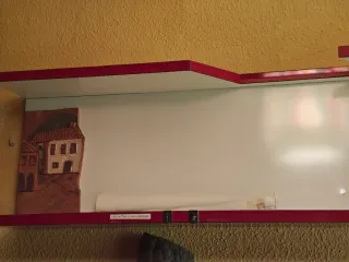 Estantería blanca y roja, medidas 150 x 35 cm