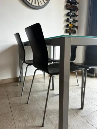 Mesa con 4 sillas