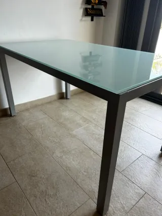 Mesa con 4 sillas