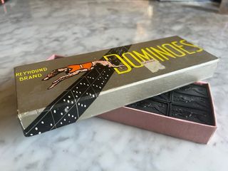 Juego Dominó Vintage Greyhound Brand con caja