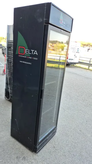 Nevera expositora DELTA