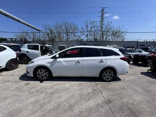 C1053 DESPIECE COMPLETO TOYOTA AURIS HIBRIDO 2015