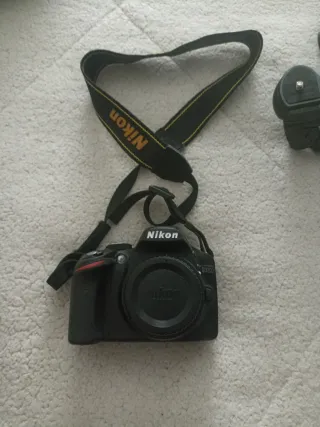 Cámara Nikon D3200 + Accesorios