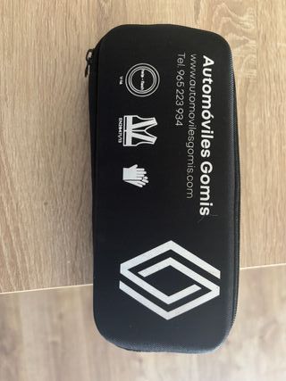 Baliza, chaleco y guantes de seguridad