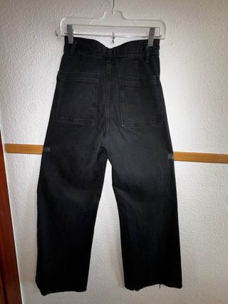 Pantalón negro pata elefante