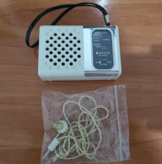 Radio Sanyo RP 1250 Beige/Blanca