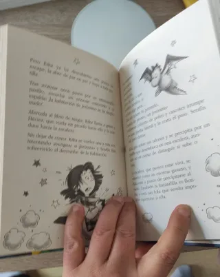 Kika Superbruja y el libro de hechizos (Kika Su...