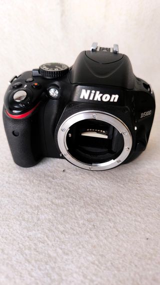 Cámara Nikon D5100 + Accesorios