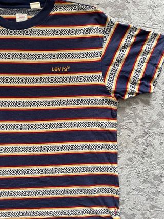 Camiseta Levi's Rayas Diseño Étnico Talla S