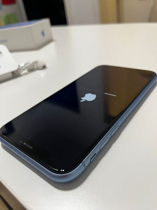 iPhone XR 128GB Azul + Caja y Auriculares