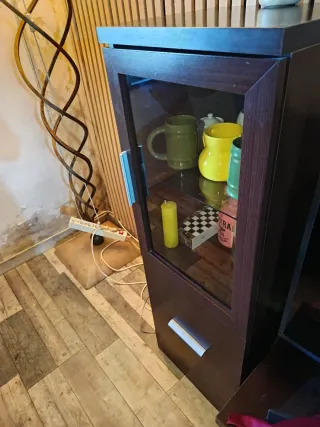 Mueble auxiliar vitrina madera y cristal