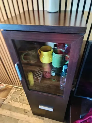 Mueble auxiliar vitrina madera y cristal