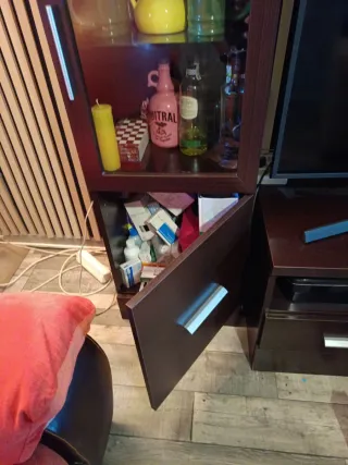 Mueble auxiliar vitrina madera y cristal