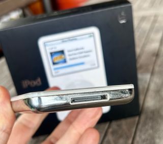 Apple iPod Classic 30GB A1136 5h Gen Bianco w/box