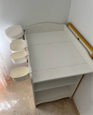 Cambiador IKEA con compartimentos