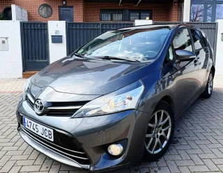 Toyota verso Corolla 2016