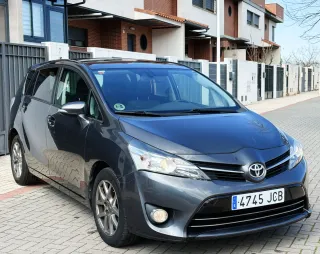 Toyota verso Corolla 2016