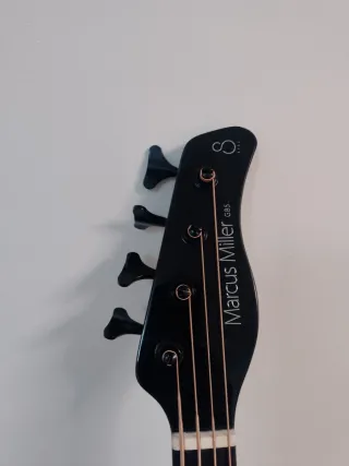 Bajo semiacuático electrico