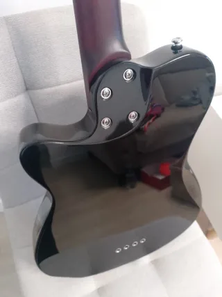 Bajo semiacuático electrico