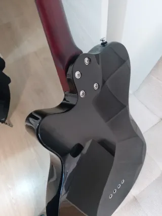 Bajo semiacuático electrico