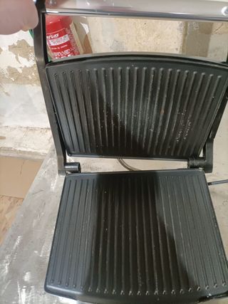 - Princess 112415 Grill para bocadillos con tapa